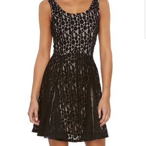 NWT Black Lace Polka Dot Overlay Lined Sleeveless Dress - Juniors' Size Medium